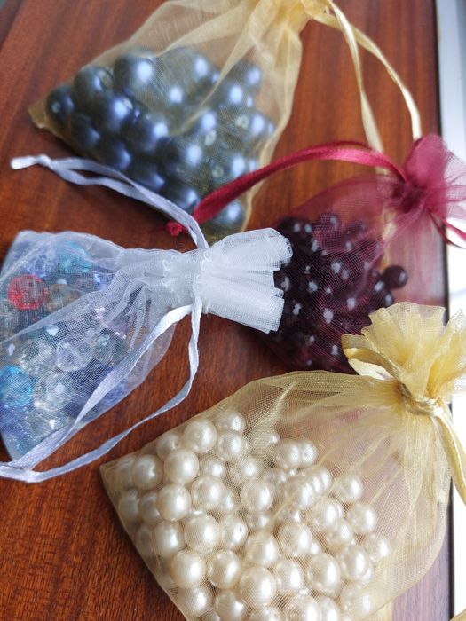 Conjunto de 4 sacos com contas para colares ou pulseiras