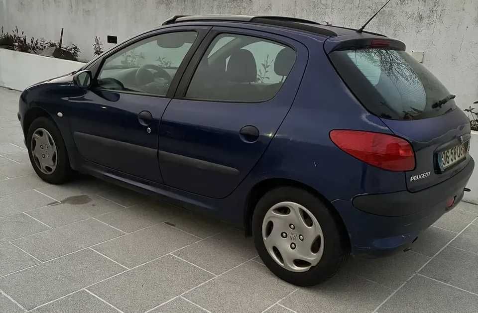 Peugeot 206 1.1 Gasolina – Económico – Revisão em dia