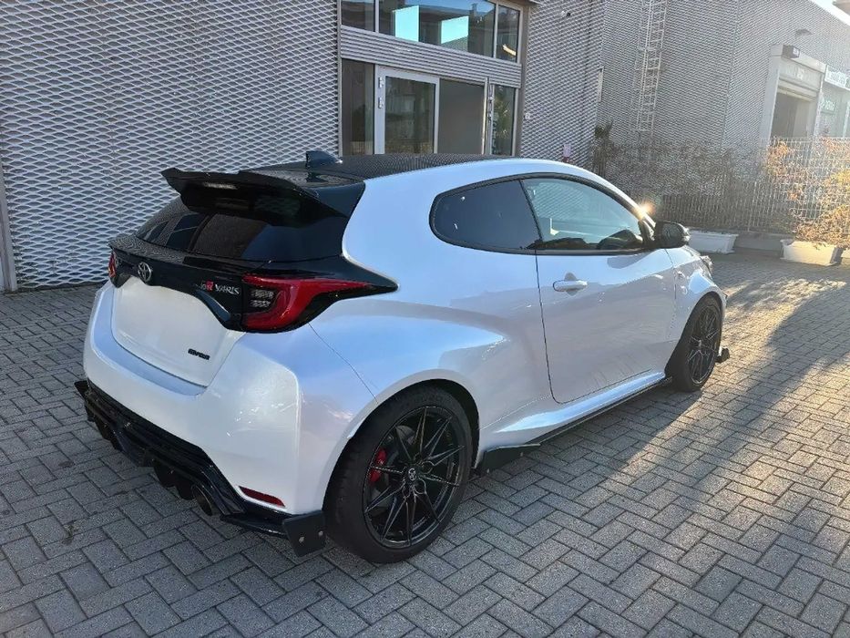 Toyota Yaris      2023