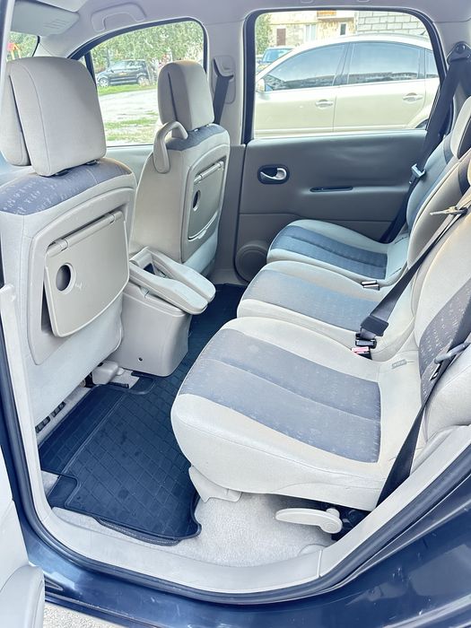 Гарне сімейне авто Renault grand Scenic 7 місць.