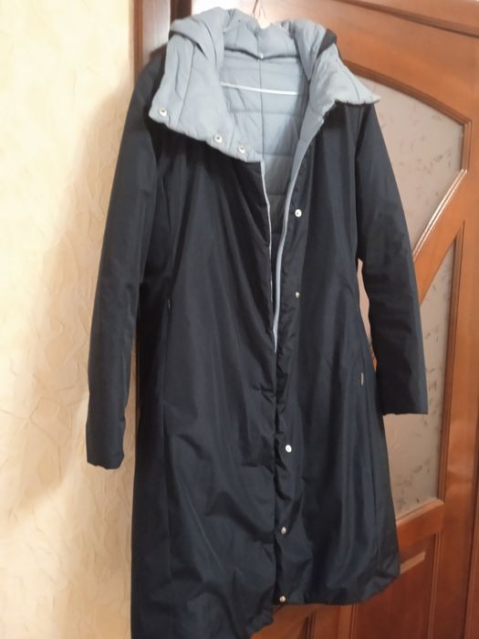 Продам пальто жіноче,  демісезонне. Двостороннє.