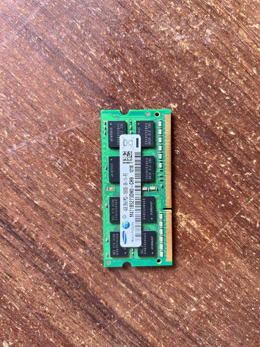 ПРОДАМ Оперативну памʼять 4 ГБ, DDR3, 1333 МГц, 1.5 В, CL9, M471B5273DH0-CH9