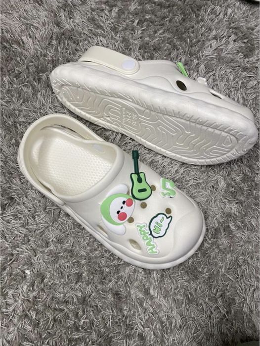 Білі крокси crocs