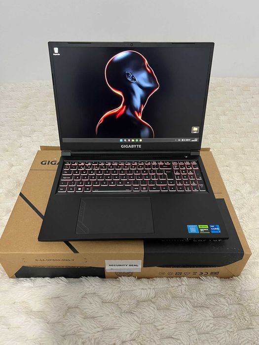 Gigabyte G6 KF | i7-13620H | RTX 4060 | 16GB DDR5 | GARANTIA ATÉ 2027