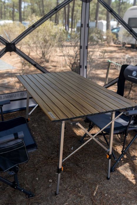 Conjunto de campismo completo (tenda pavilhão + mesa + 2 cadeiras) NOVO, usado 1 vez