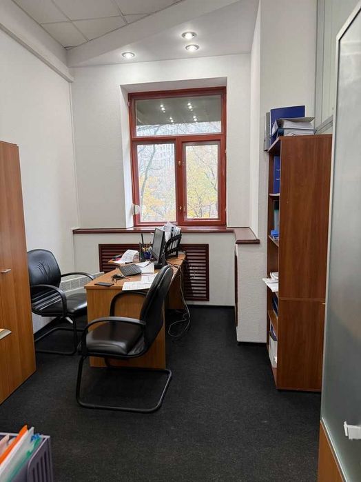 Продаж офісного приміщення 166 кв.м, вул. Гончара, 55 (Золоті Ворота)