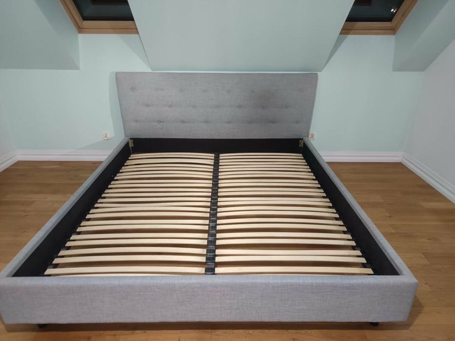 Łóżko dwuosobowe z zagłówkiem