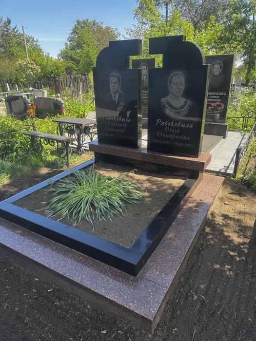 прибирання могил,памʼятників