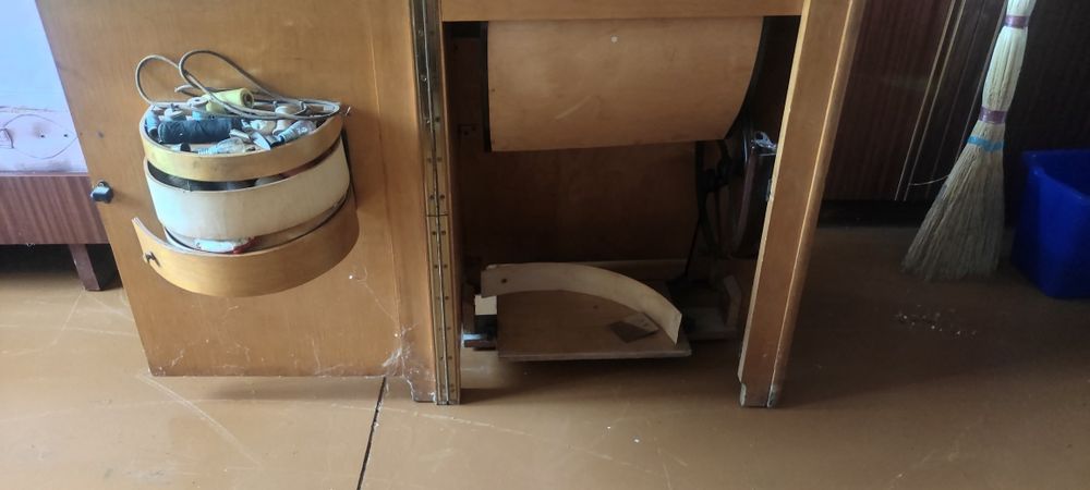 Продам швейну машинку Подольск