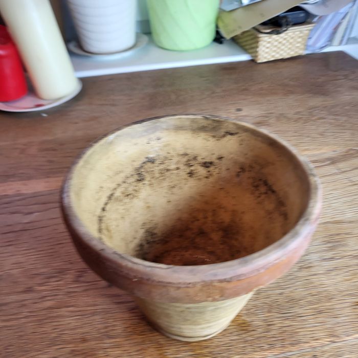 Doniczka ceramiczna na kwiatki ⁹⁴