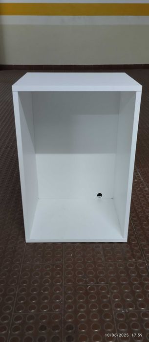 Movel branco multiusos