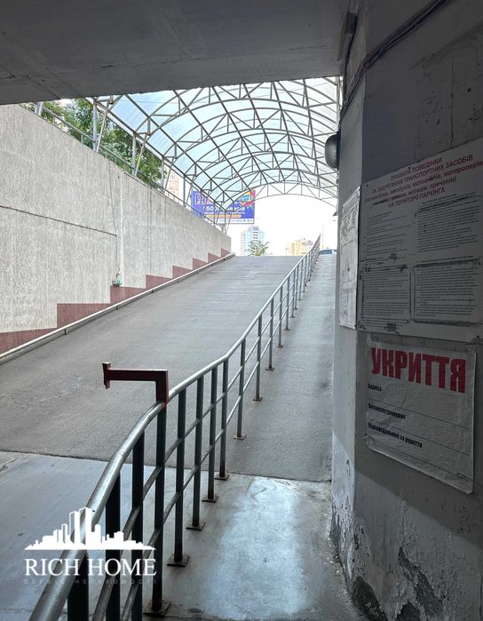 м Позняки, Мишуги 8а, Продаж підземного паркомісця без %