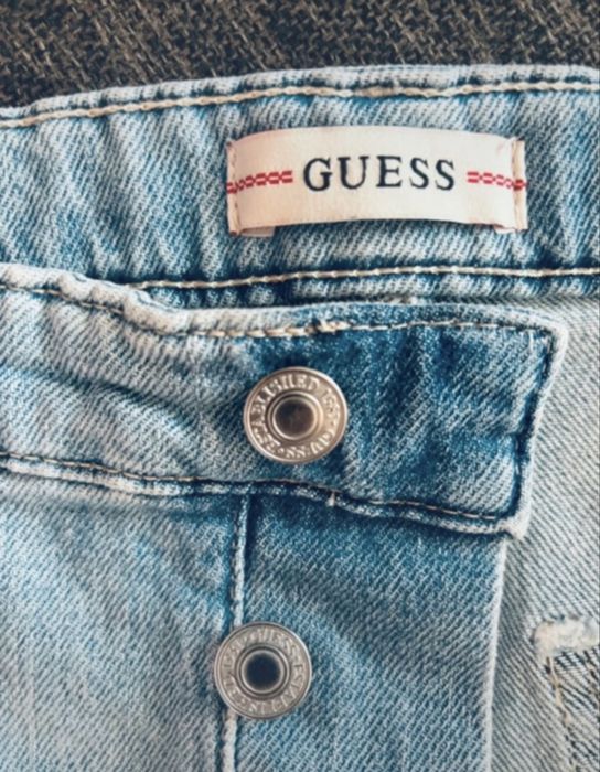 Szorty Guess z Rimini