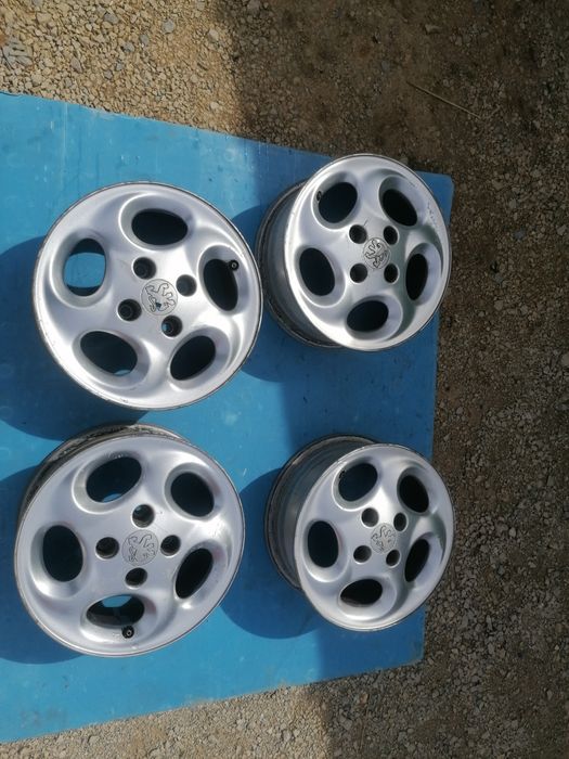 Jantes peugeot ou Citroën furacão 4 108 14"