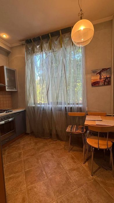 Продам 2 к. квартиру в Сталинке, Проспект Гагарина/Шевченко, парк Победы
