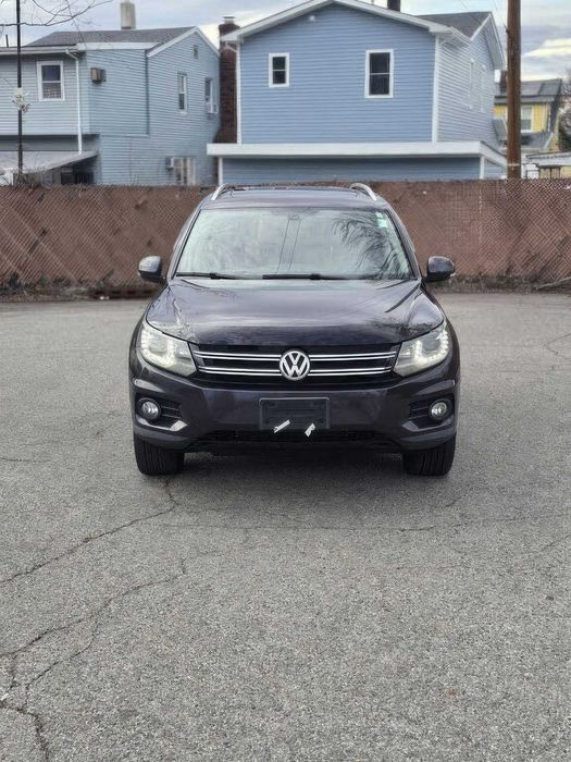 Volkswagen Tiguan      2016