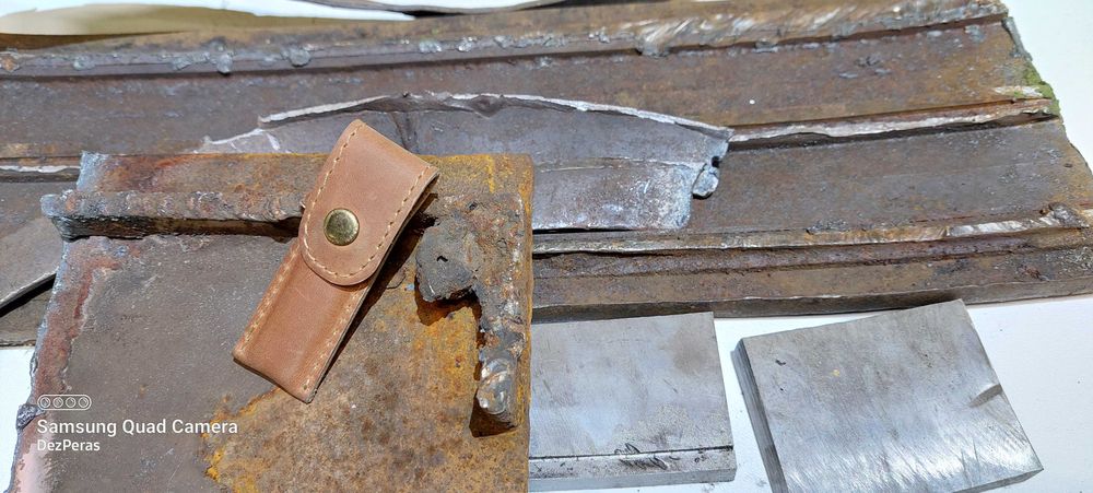 Брелок-відкривачка  із катка БМП. Сувенір.