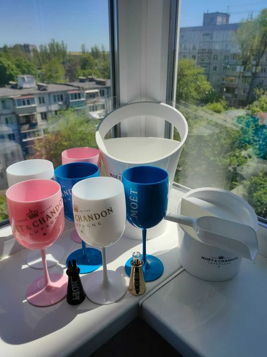Бокалы акрил Moet & Chandon 0,25 и 0,5 л для шампанского вина