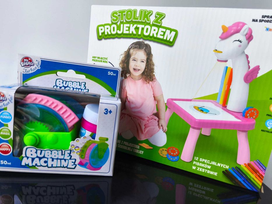 Projektor stolik podróżny jednorożec + maszyna do baniek zabawka nowe