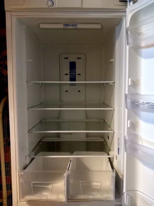 Frigorífico combinado  indesit 340 l