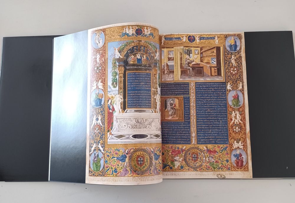 "A Bíblia dos Jerónimos", álbum de grande formato