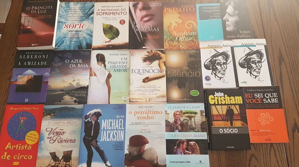Livros variados em bom estado