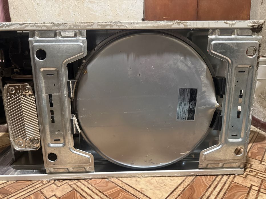 Двухконтурний газовий котел Ariston Genus 28 FF