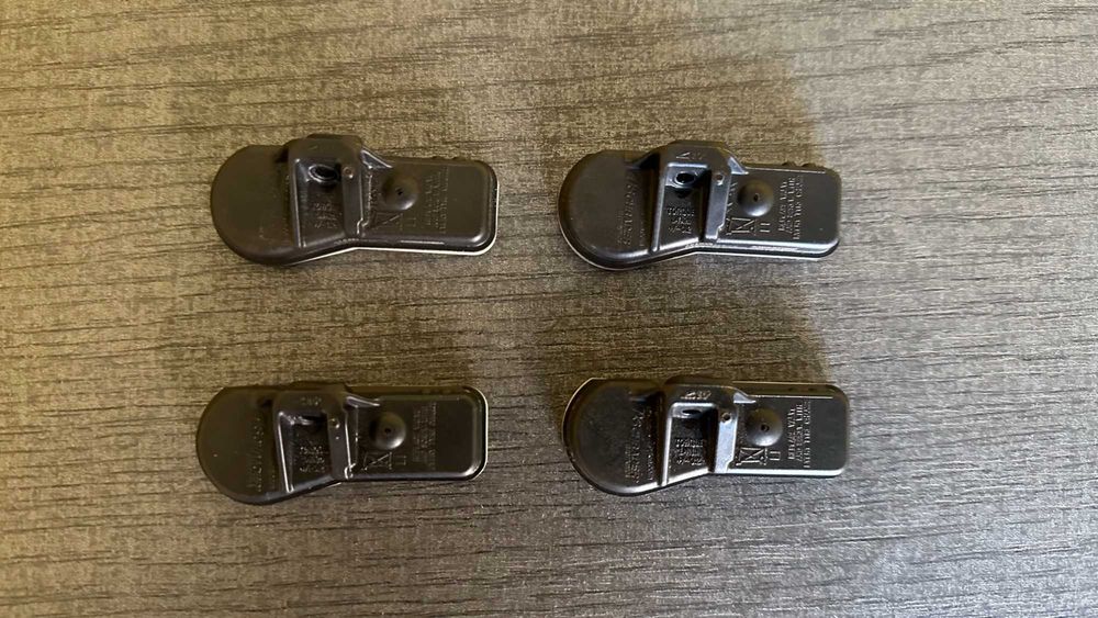 Czujniki ciśnienia powietrza Renault Dacia 4 sztuki