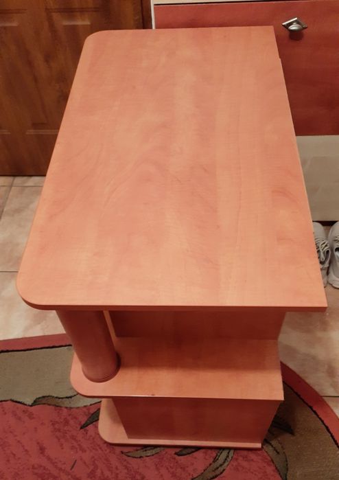 Stolik pod telewizor