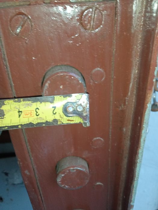 Продам сейф металлический