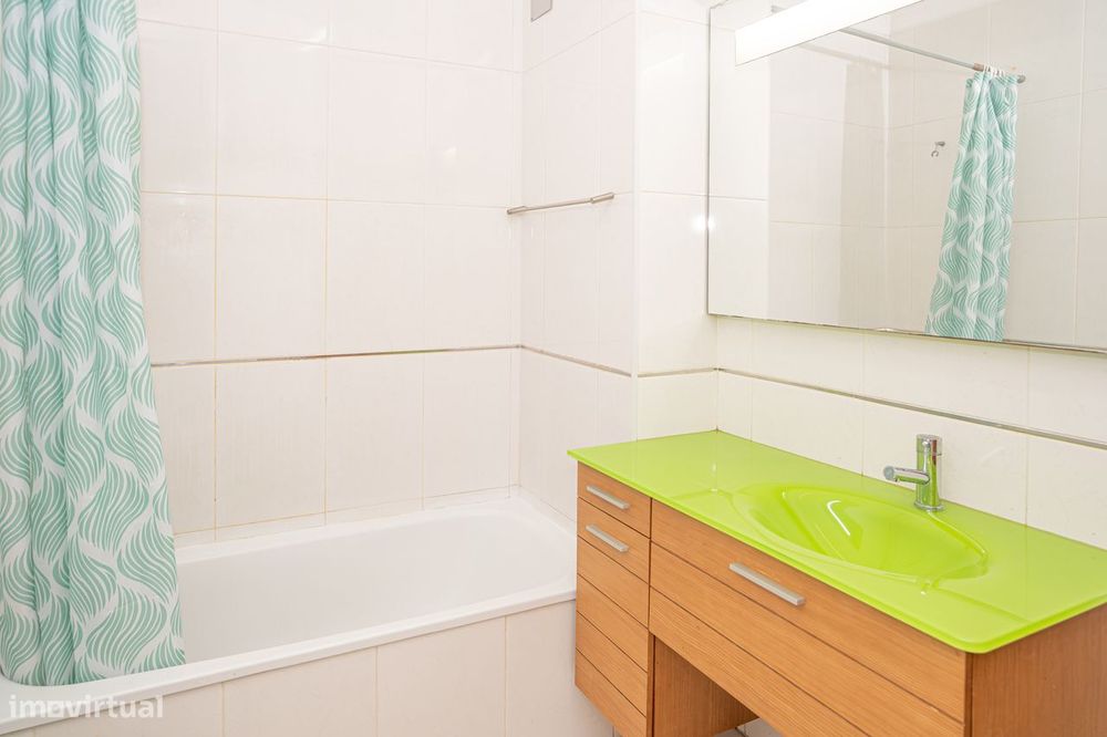 T3 com Suíte | Condomínio Fechado com Piscina | Barcelinhos
