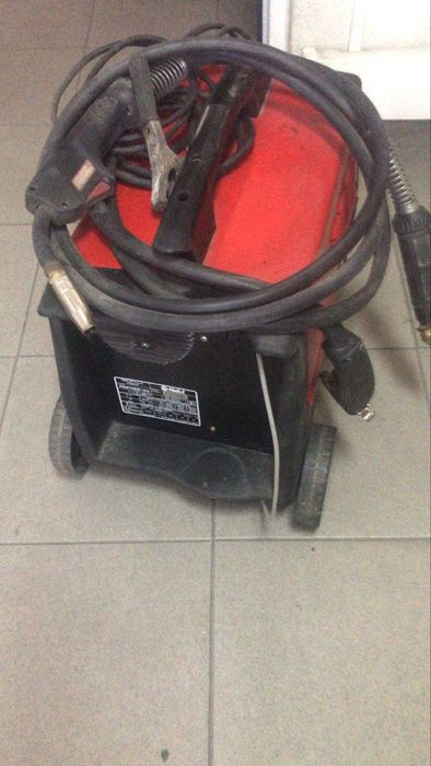 MAQUINA DE SOLDAR HELVI PANTHER 152 COM POUCO USO