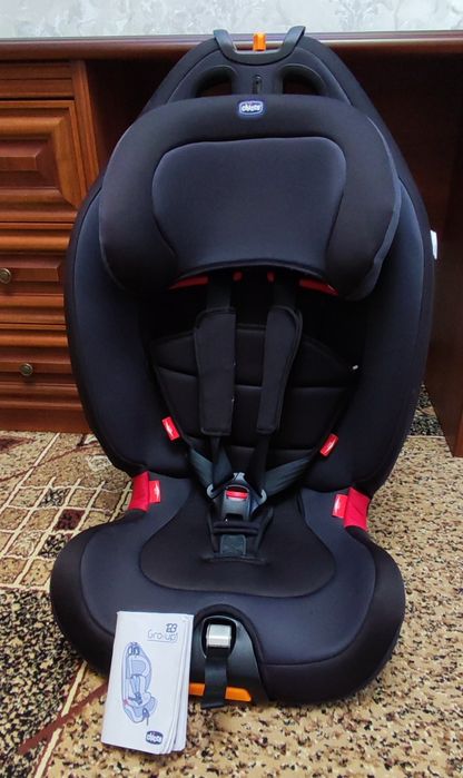 Автокрісло Chicco Gro-Up