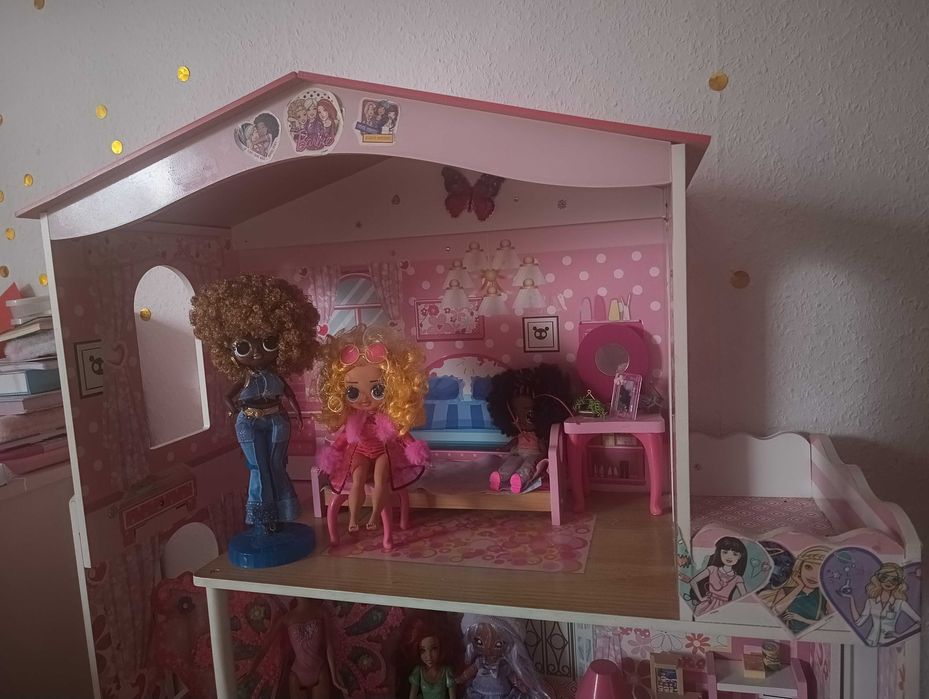 Domek dla lalek plus wyposażenie