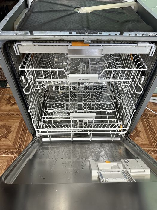 Посудомийма машина Miele