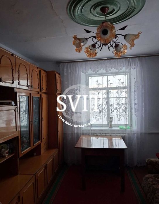 Продам будинок  в центрі села Нігин