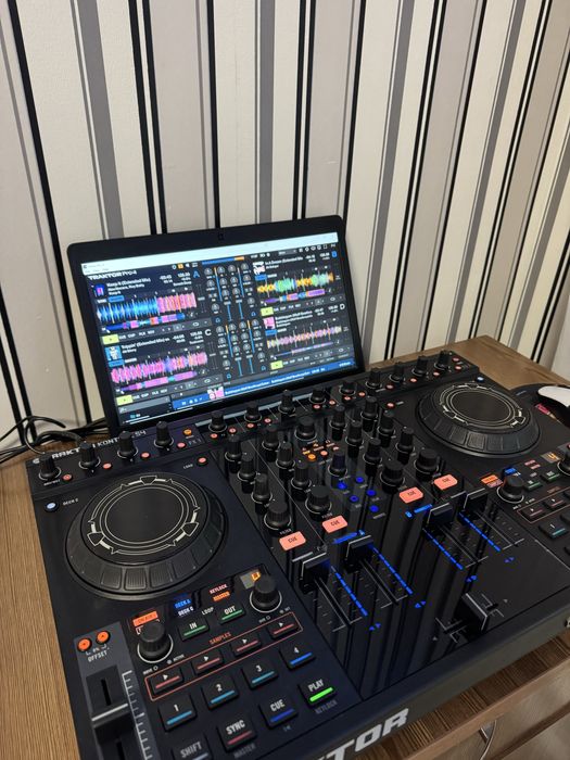 Native Instruments Traktor Kontrol S4mk1 DJ контроллер