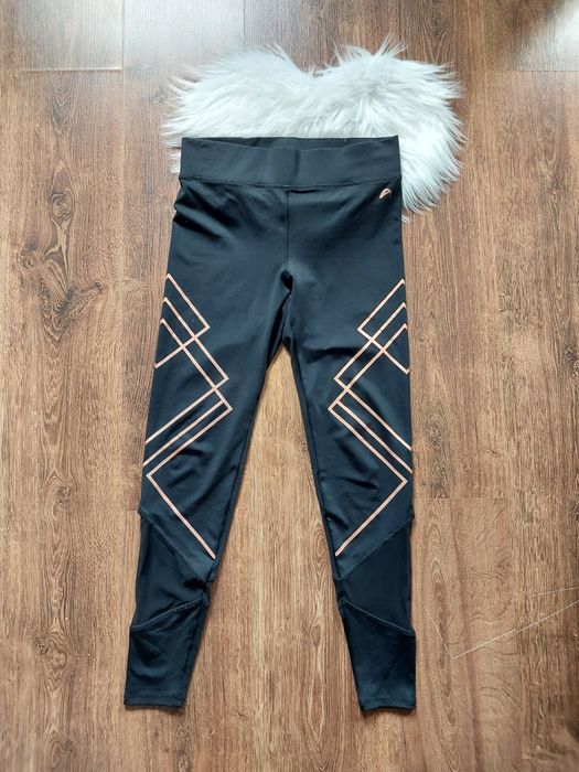 Czarne legginsy do ćwiczeń