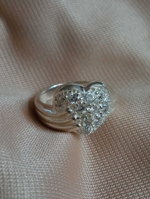 Pierścionek z kryształkami Serce srebro 925 6,9 g R. 17