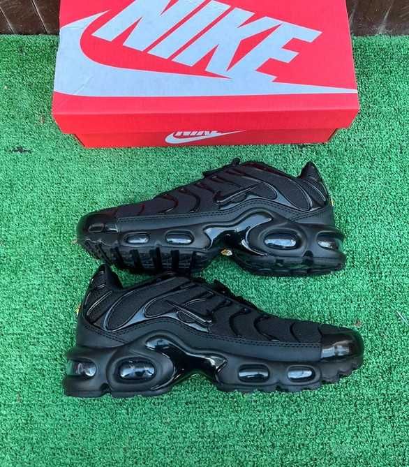 Buty do koszykówki Nike_Air_Max_TN_Plus_Czarny R.38
