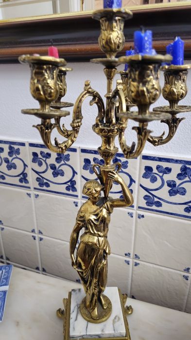 Candelabro neoclássico em bronze