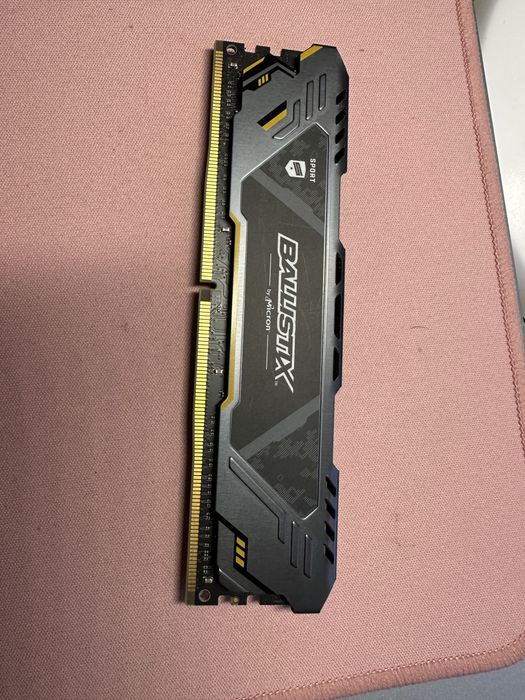 DDR4 Crucial Ballistix by Micron.