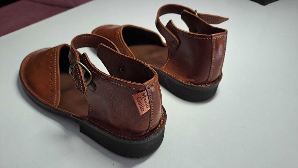 Sandálias fechadas