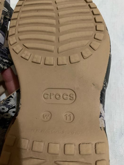 Жіночі Crocs великого розміру