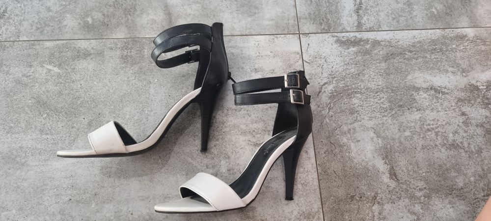 Sandałki biało czarne rozm. 39