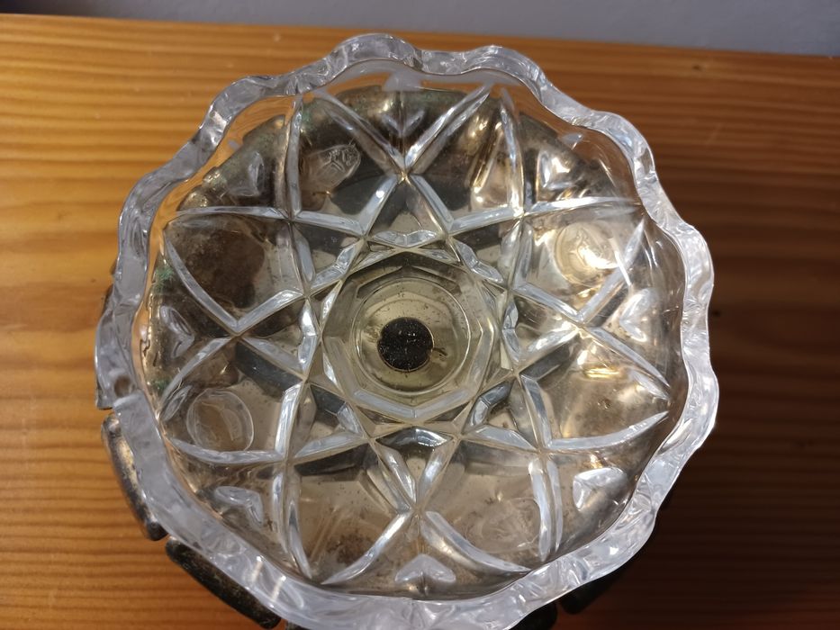 Suporte em metal e cristal