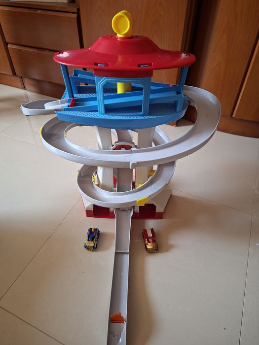 Torre de controlo Patrulha Pata + 2 carrinhos