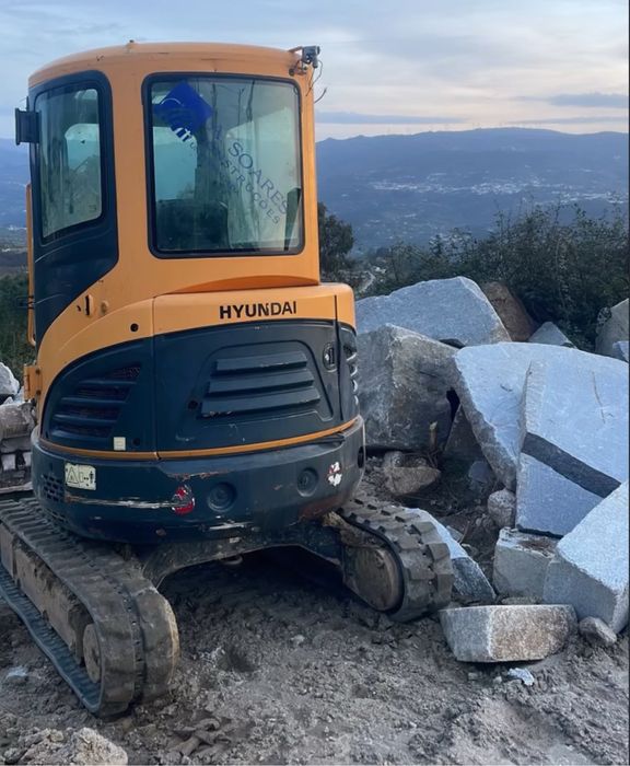 Aluguer maquinas, camioes, carrinhas