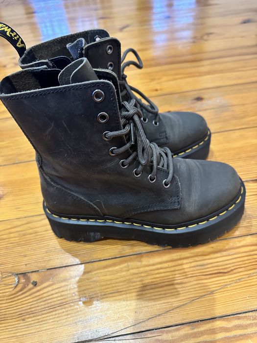 Dr Martens na platformie