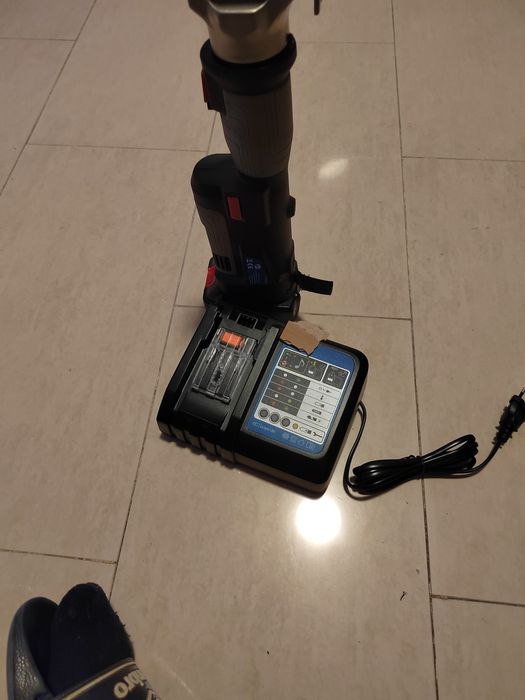 Szczypce hydrauliczne do zaciskania kabli